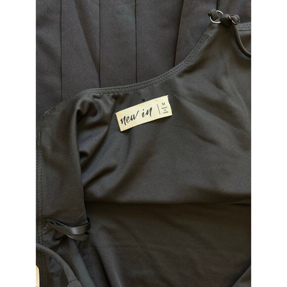 New In Pleated Cami Dress in Black Size Medium - Picture 7 of 9